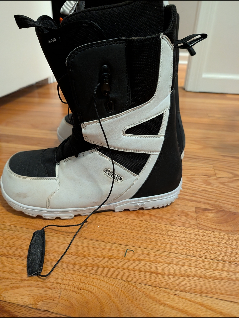 Burton Black and White Snowboard Boots with Built-in Audio Cable